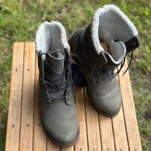 LACE-UP BOOTS WITH ICEFX